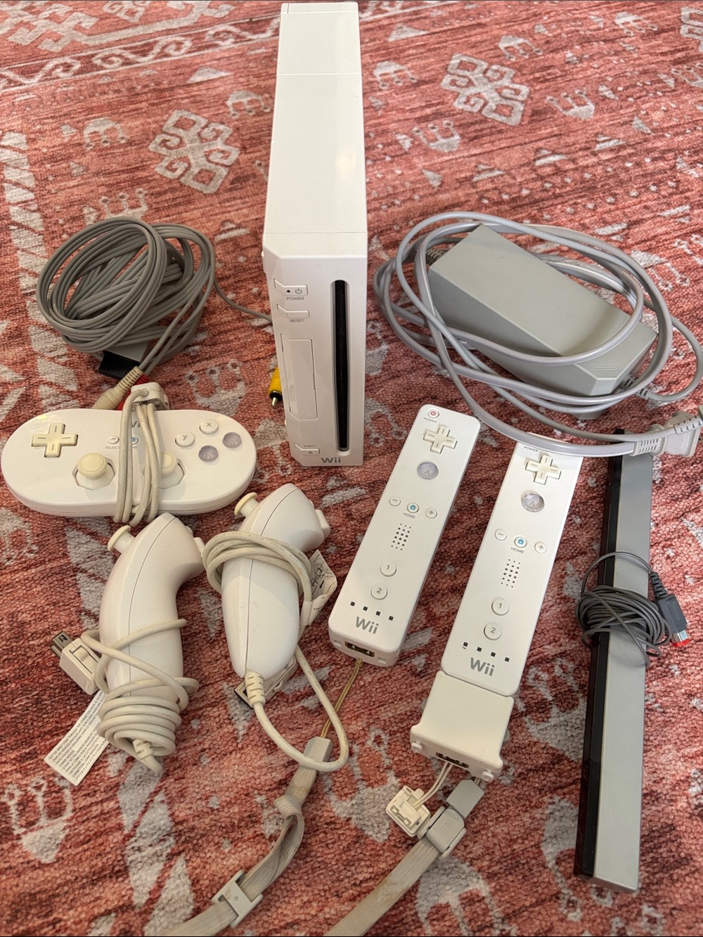 Nintendo Wii Console Bundle in White with Controllers and Sensor Bar